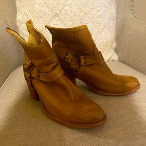 Comfy Frye boots!